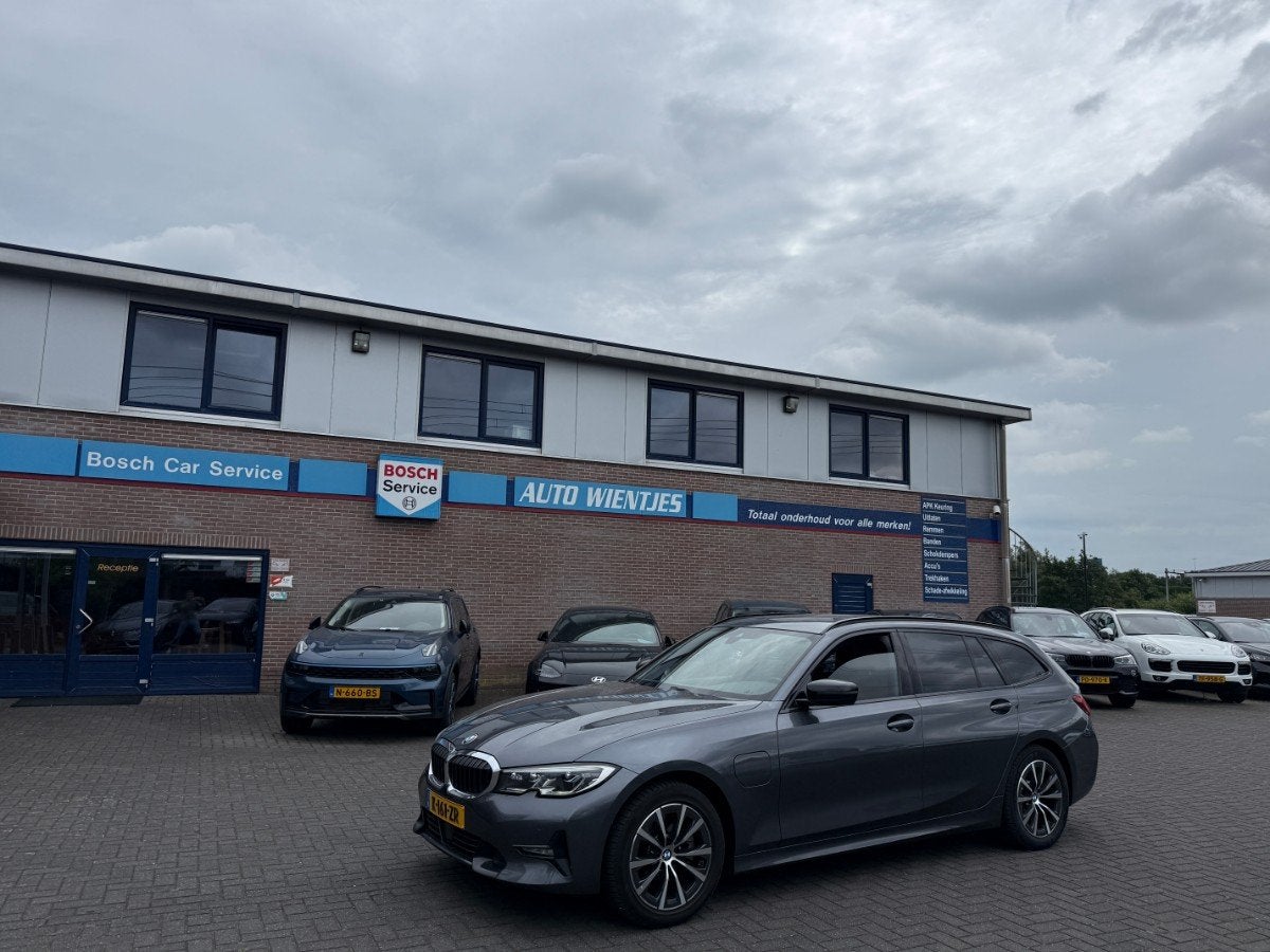 BMW 3-serie Touring 320e Aut | High Executive | Leer | Navi, 1998 cc, Gebruikt, Euro 6, 4 cilinders