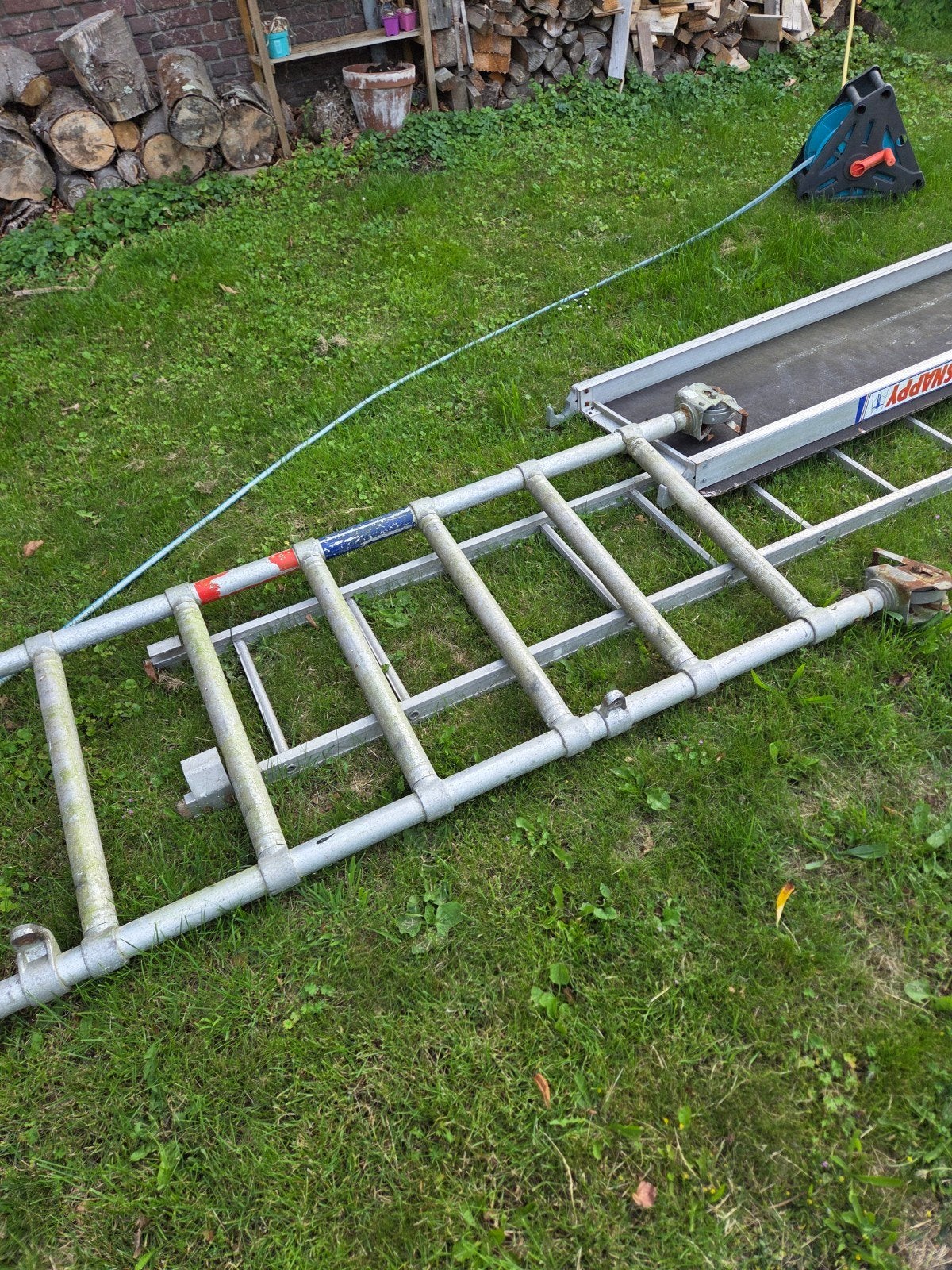 Gebruikte steiger met ladder en platform, Ophalen, Gebruikt, Rolsteiger of Kamersteiger, Minder dan 2 meter