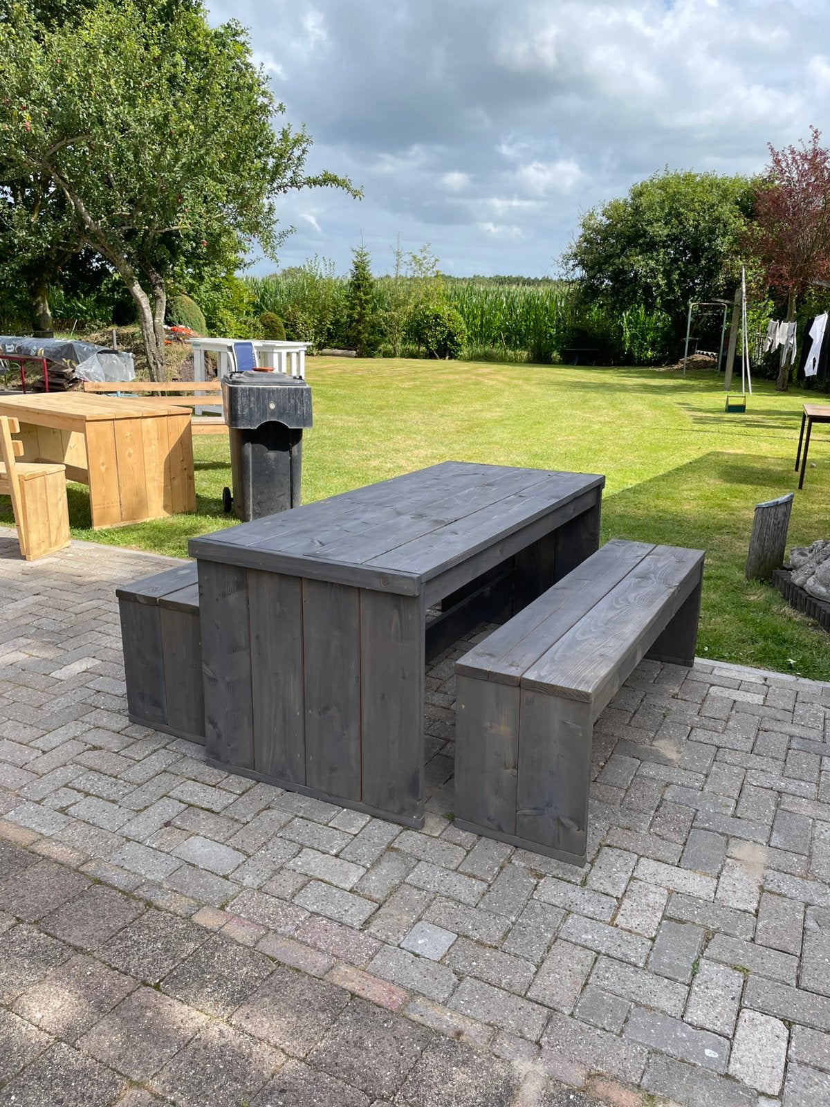 Grijze steigerhouten tuinset (tafel + 2 bijbeh. bankjes), Ophalen, Eettafel, 6 zitplaatsen, Steigerhout