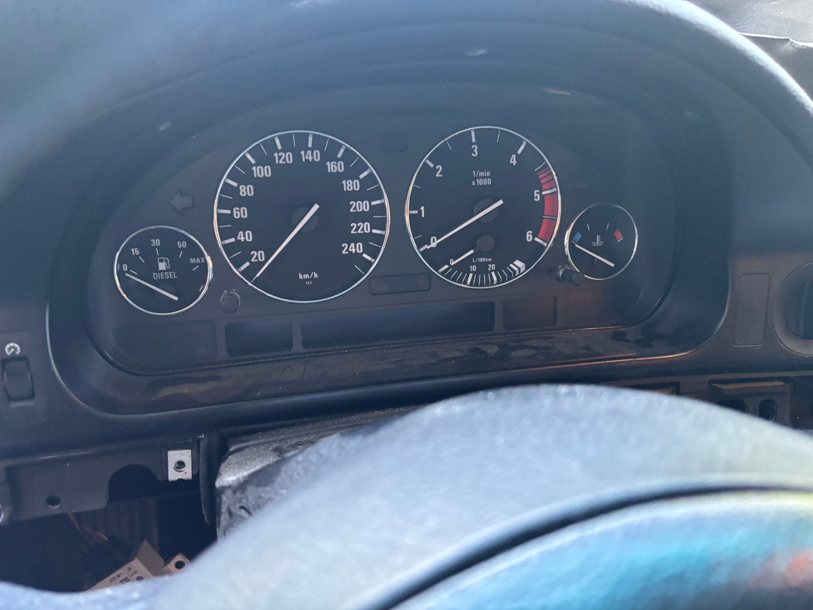 Bmw e39 diesel cockpit tellerbak, Ophalen