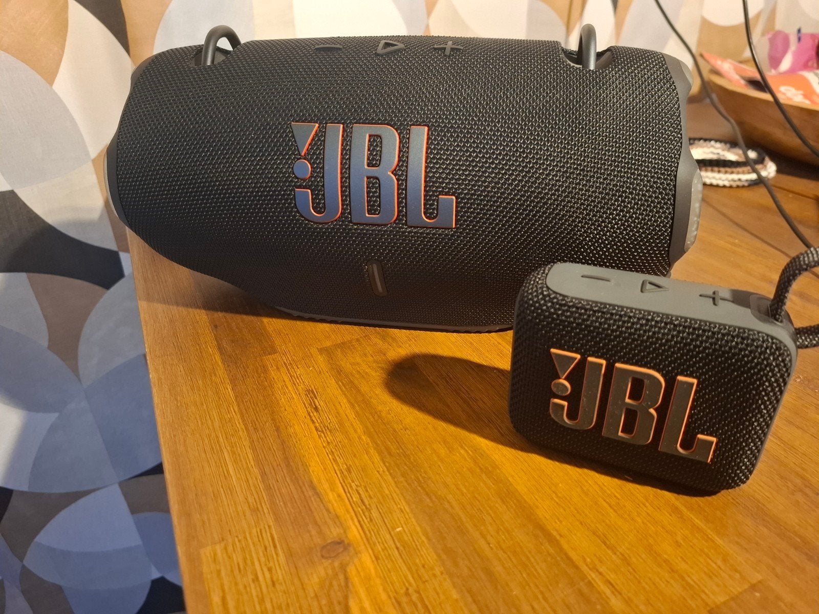 JBL Xtreme 4 en JBL go 4 in 1 koop als nieuw, Audio, Tv en Foto, Luidsprekers, Ophalen, JBL, Overige typen, Zo goed als nieuw