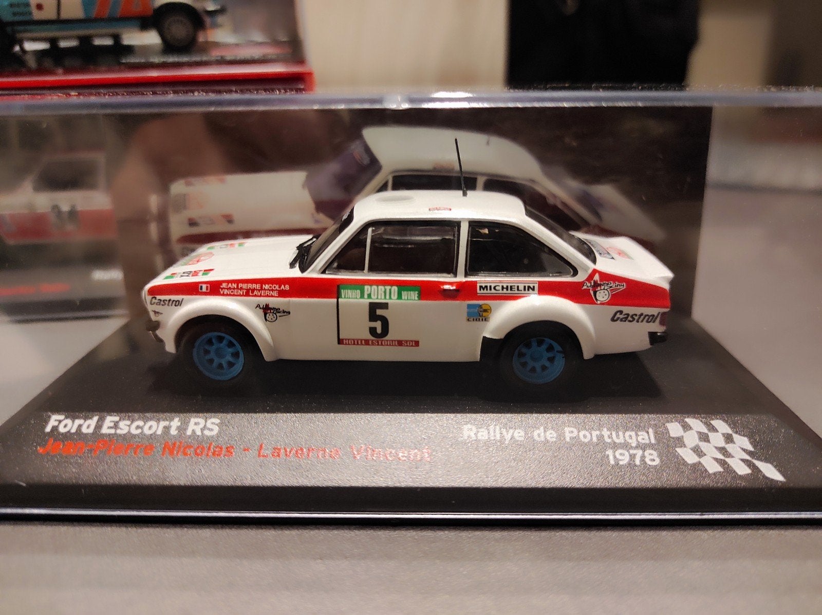 Ford Escort RS Rallye Portugal 1978 1:43 in vitrinedoosje, Ophalen of Verzenden, Auto, Overige merken