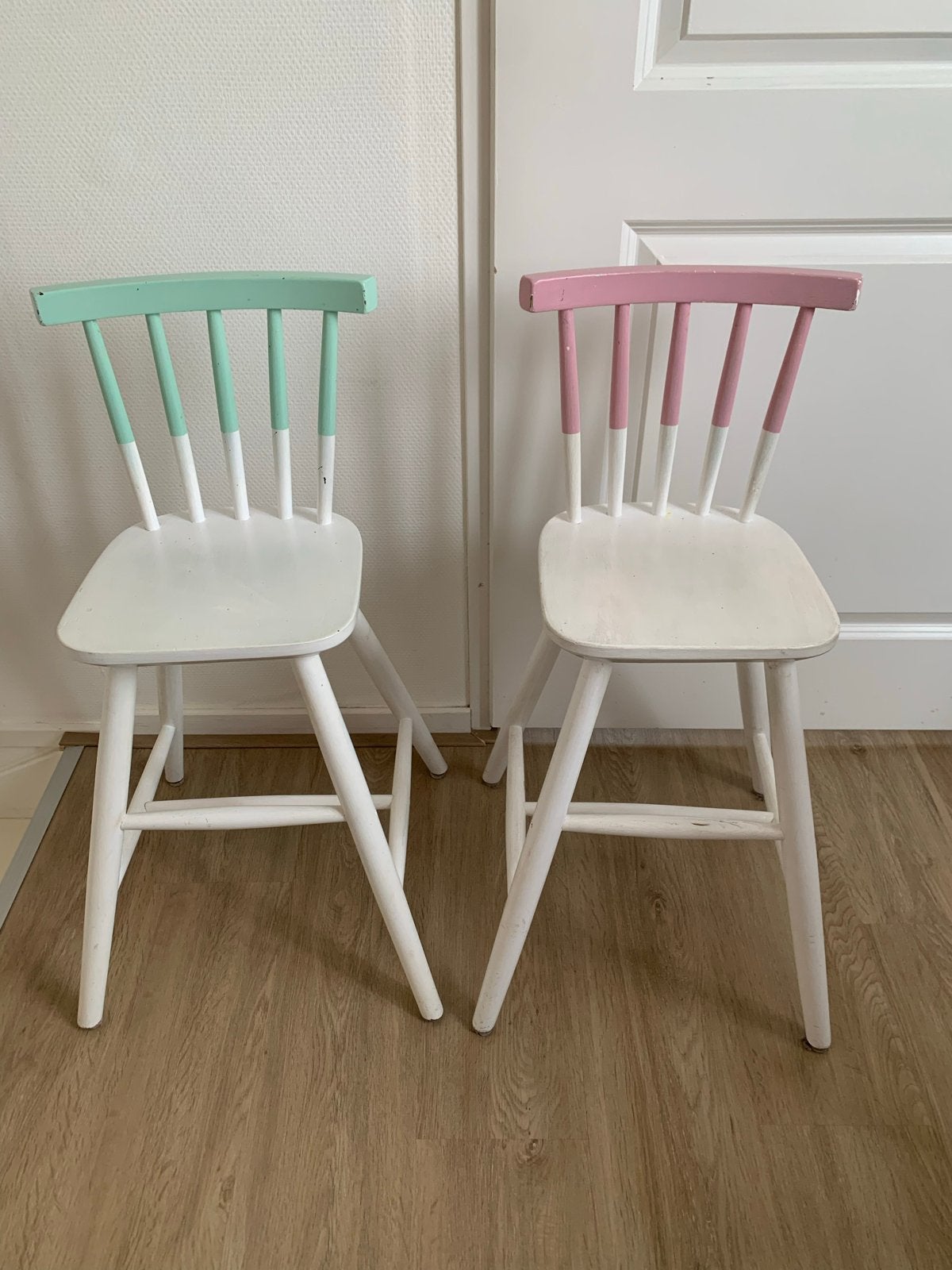 2 x IKEA Agam kinderstoel wit met mintgroene/roze rugleuning, Ophalen, Gebruikt, Overige typen
