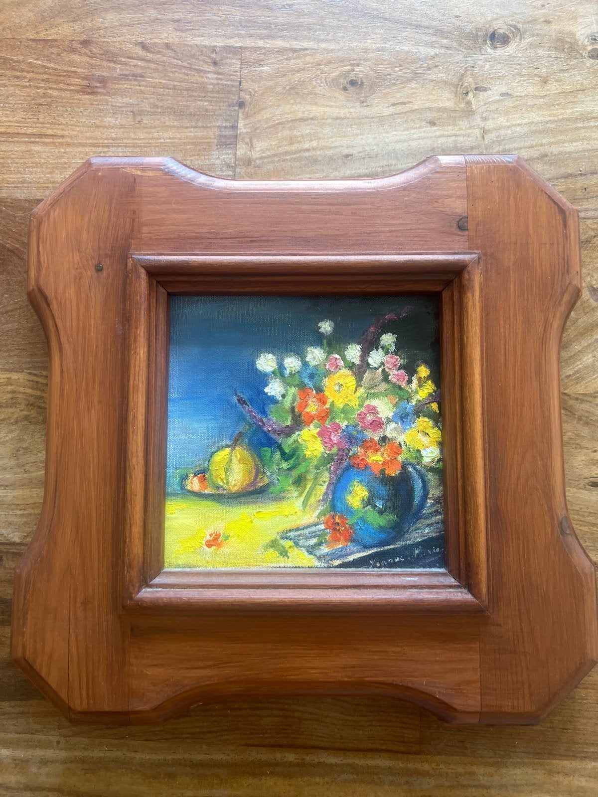 Kleurrijk bloemstilleven in houten lijst, gesigneerd, Antiek en Kunst, Bloemen, Doek, Realistisch, Ophalen of Verzenden
