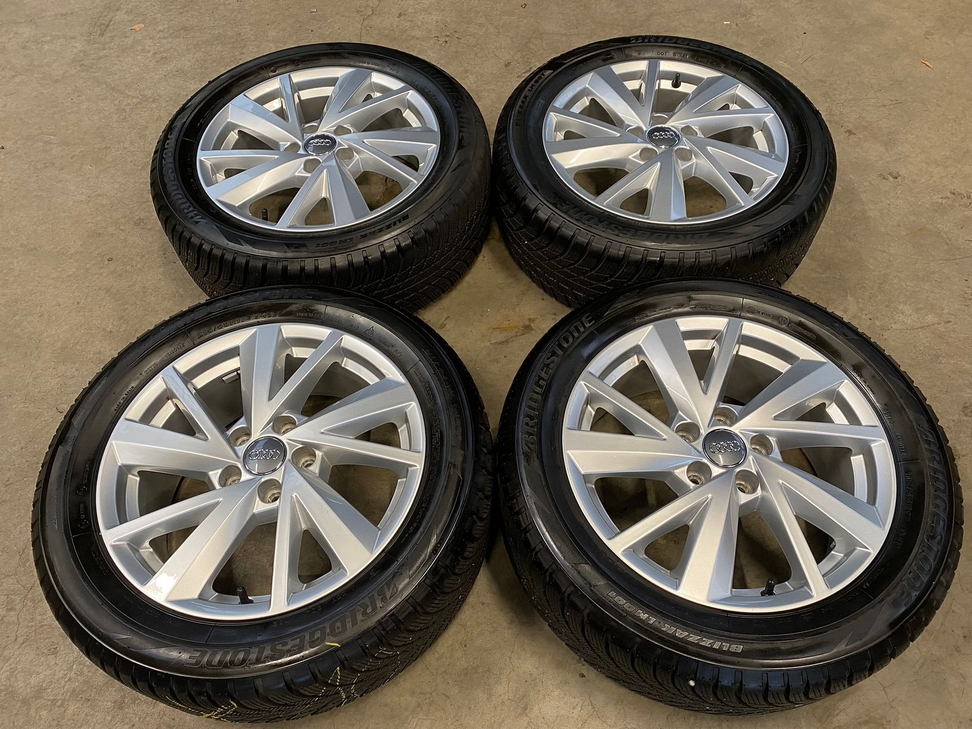 Diversen 17 inch originele velgen + winterbanden Audi Q2, -, -, Banden en Velgen, 17 inch