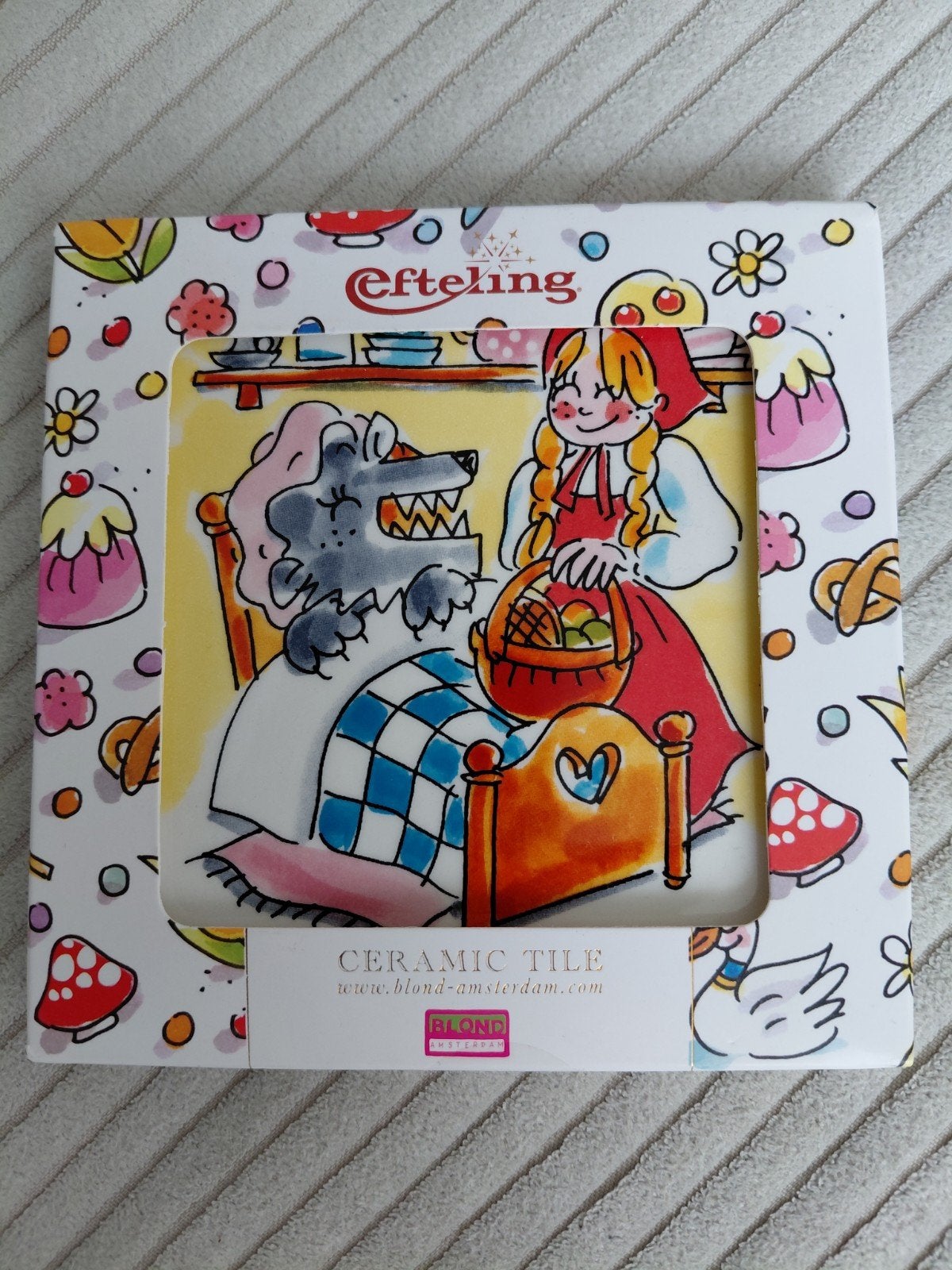 Efteling Roodkapje Keramische Tegel Blond Amsterdam, Verzamelen, Ophalen of Verzenden, Nieuw, Gebruiksvoorwerp