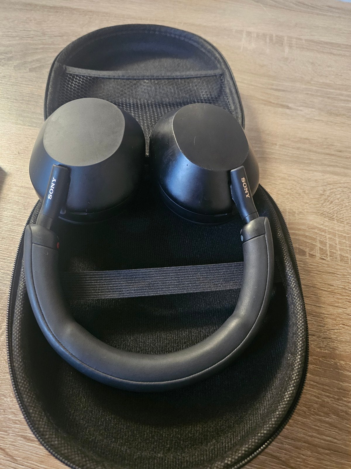 Foto 2 van Sony WH-1000XM5 Koptelefoon Zwart