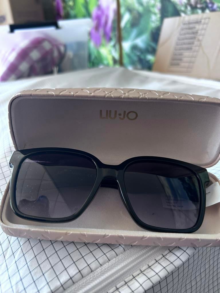 Liu.Jo sunglasses, Ophalen of Verzenden, Zo goed als nieuw, Zwart, Overige merken
