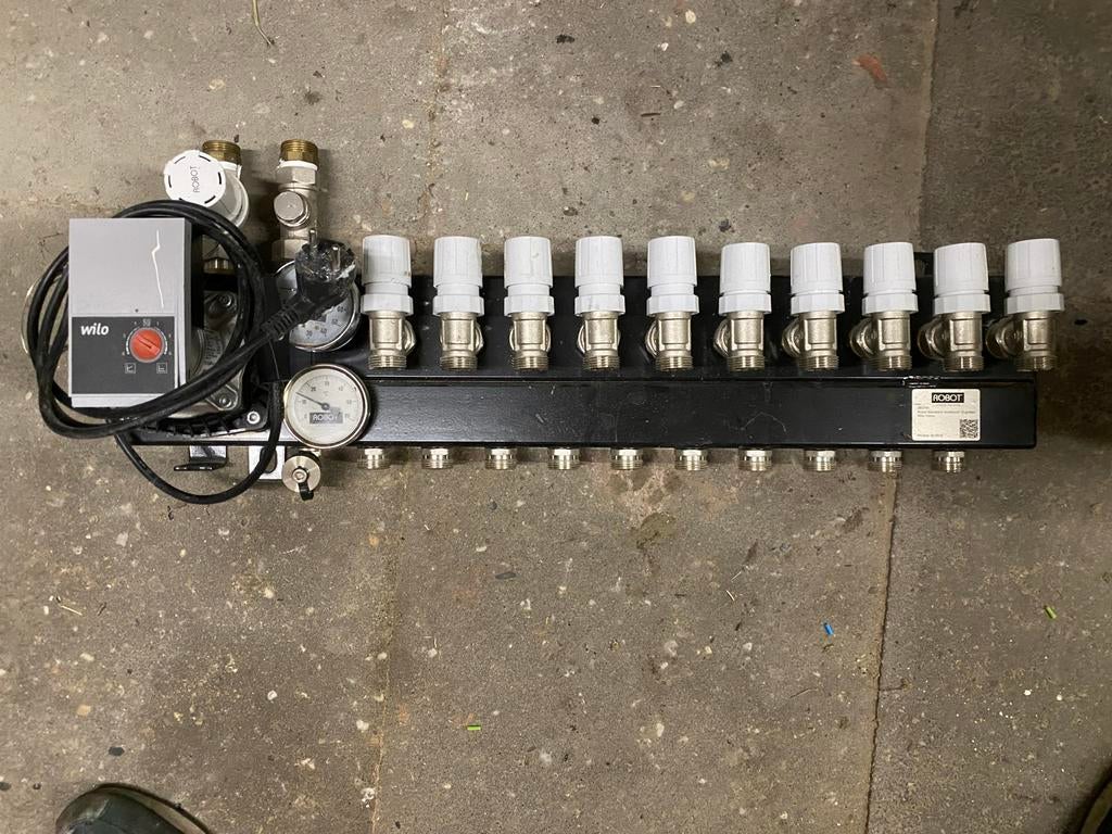 Vloerverwarmingsverdeler Robot 10 groeps, Ophalen, Gebruikt, Minder dan 30 cm, Overige typen