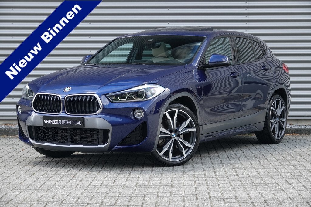 BMW X2 xDrive25d High Executive M-Sport | Panodak | H&K | Tr, Auto's, BMW, Automaat, 2000 kg, Blauw, Bedrijf
