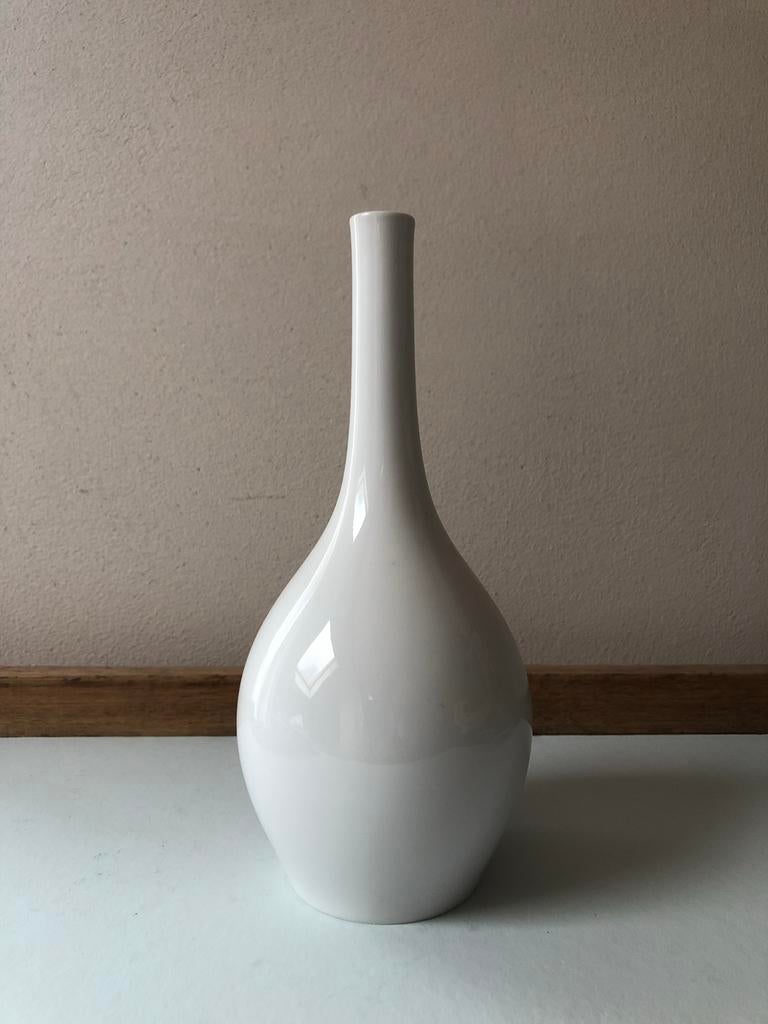 KPM Vaas - Witte Porseleinen Druppelvaas, Antiek en Kunst, Ophalen of Verzenden