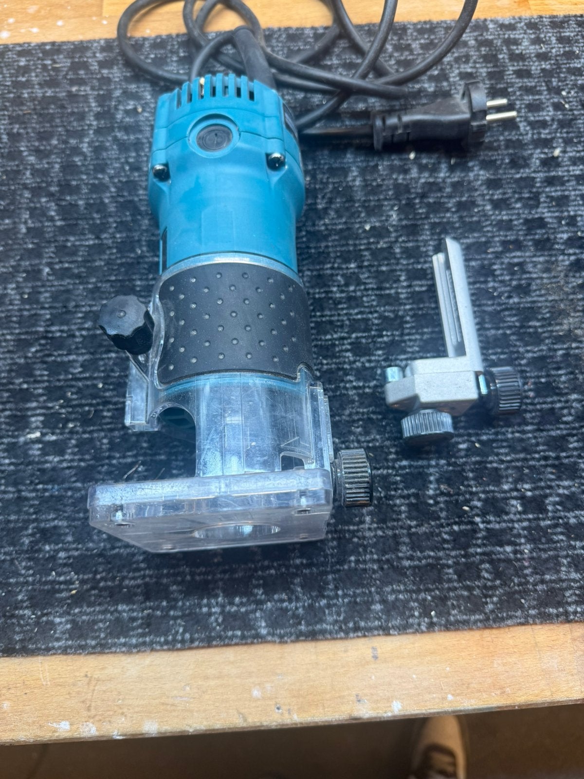 Makita 3709 Kantenfrees 530W, Kantenfrees, Ss, Ophalen of Verzenden, Zo goed als nieuw