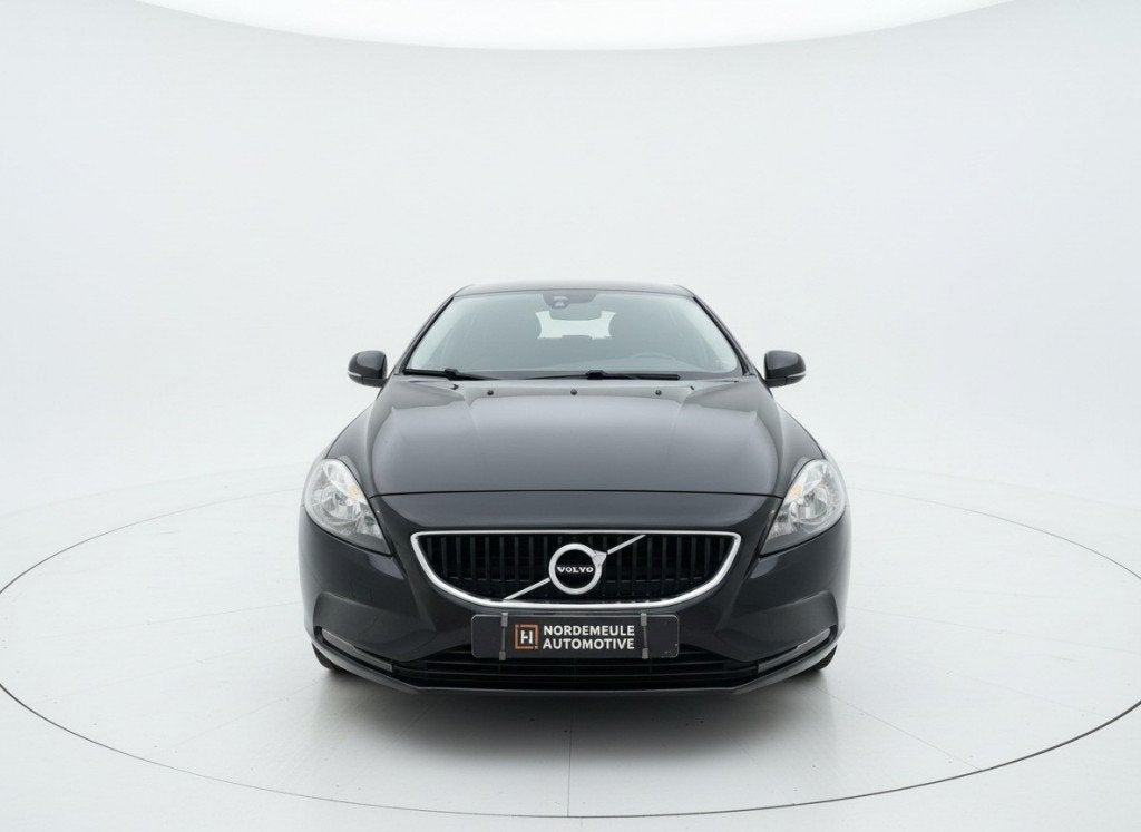 Volvo V40 2.0 D2 R-DESIGN, Navi, Cruise, Trekhaak, Auto's, Volvo, Gebruikt, Euro 6, 4 cilinders, Bedrijf