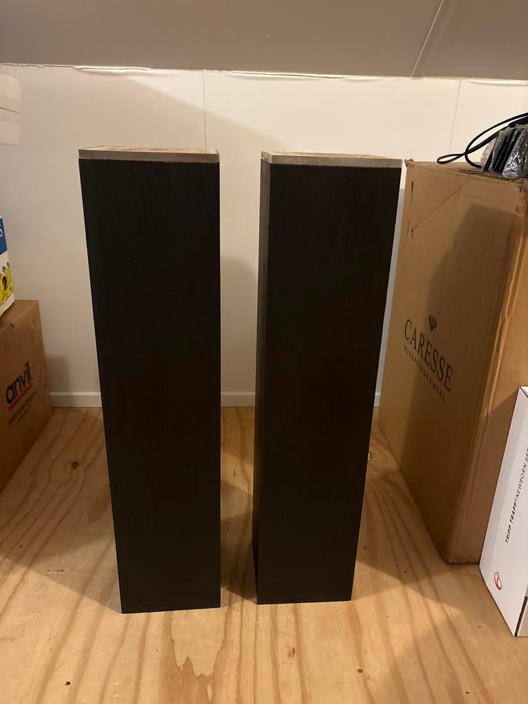 Twee houten zuilen / staanders / sokkels, Huis en Inrichting, Woonaccessoires | Zuilen en Pilaren, Ophalen of Verzenden, Gebruikt