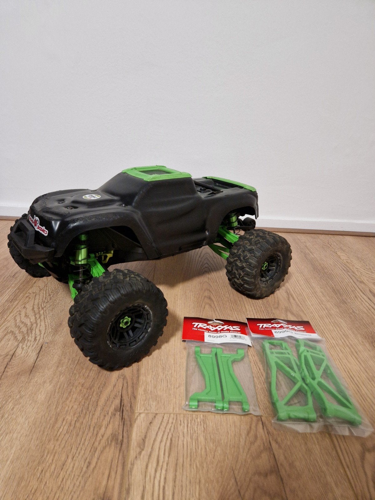 traxxas maxx 4s v1 met upgrades en extra's, Elektro, Gebruikt, Auto offroad, Ophalen of Verzenden