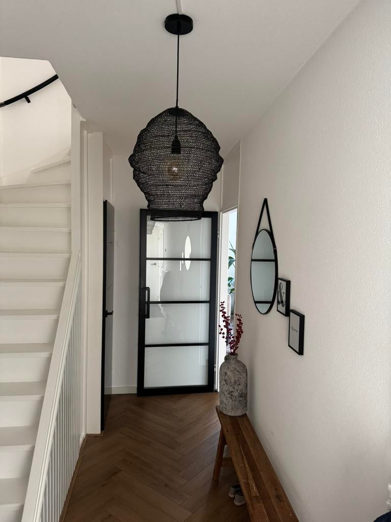 Zwarte hanglamp Kwantum, Huis en Inrichting, Lampen | Hanglampen, Ophalen of Verzenden, Zo goed als nieuw, Minder dan 50 cm