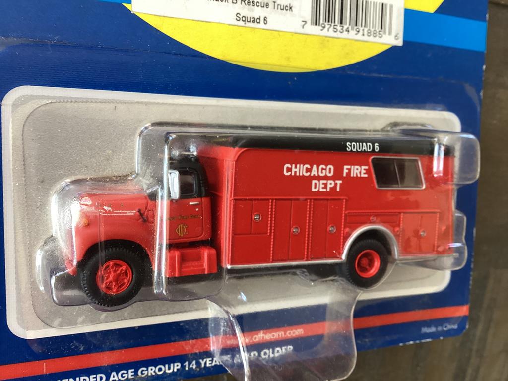 Athearn USA, Mack B, Chicago Fire Rescue truck HO 1:87 nieuw, Ophalen of Verzenden, Nieuw, Bus of Vrachtwagen, Brekina