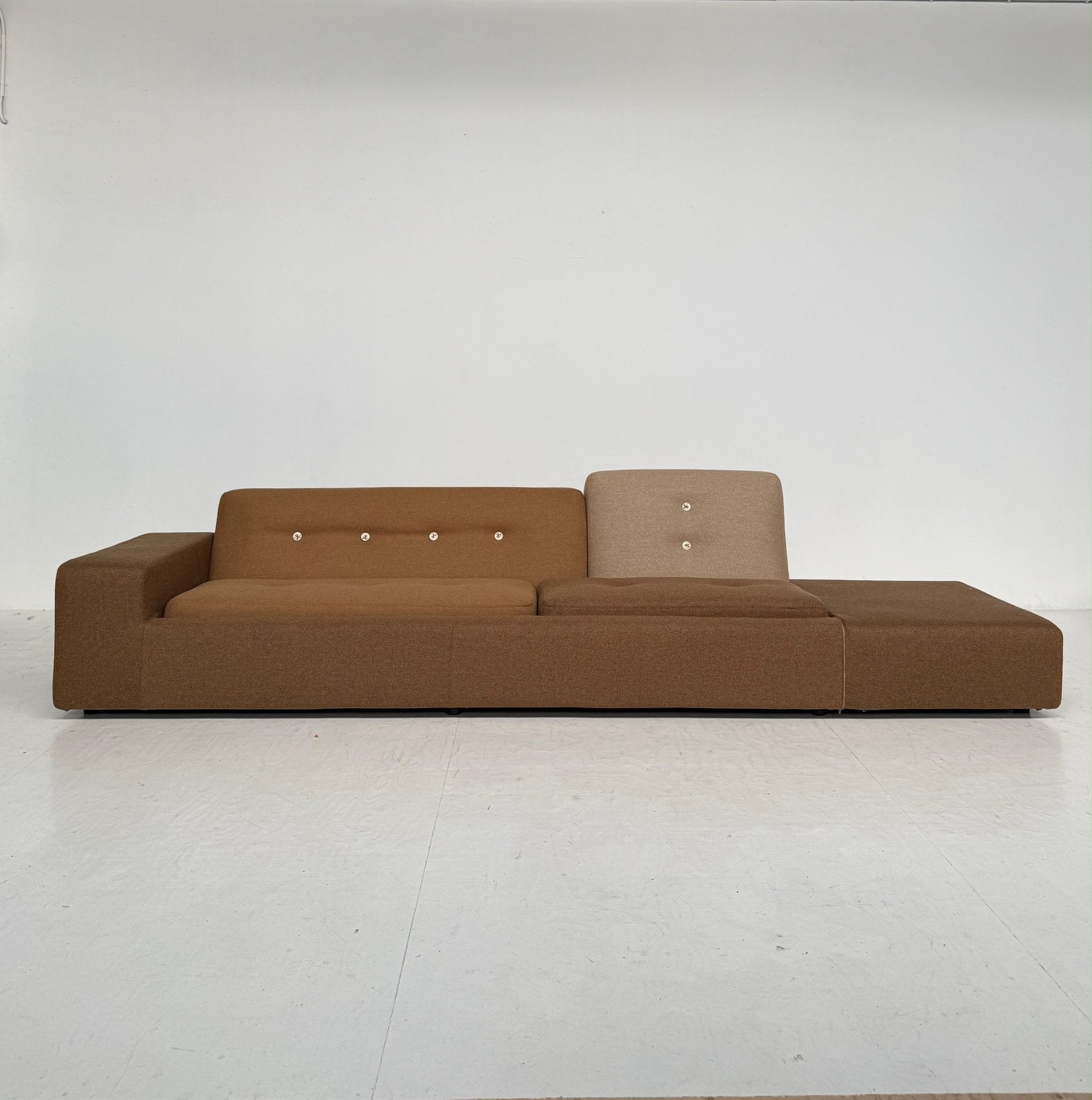Foto 2 van Vitra Poldersofa XXL - Hella Jongerius -