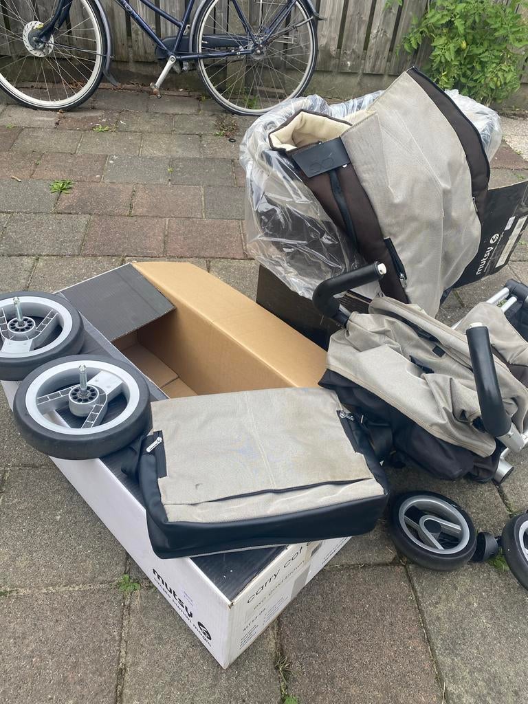 Mutsy kinderwagen voor jonge baby's - Zo goed als nieuw, Kinderen en Baby's, Kinderwagens en Combinaties, Ophalen of Verzenden