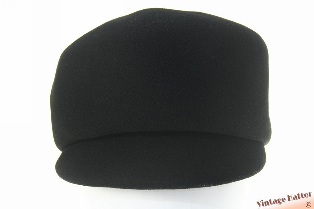vintage Dameshoed in pet-stijl zwart vilt 56 in goede staat, Ophalen of Verzenden, Zo goed als nieuw, 56 of 57 cm (M, 7 of 7⅛ inch)
