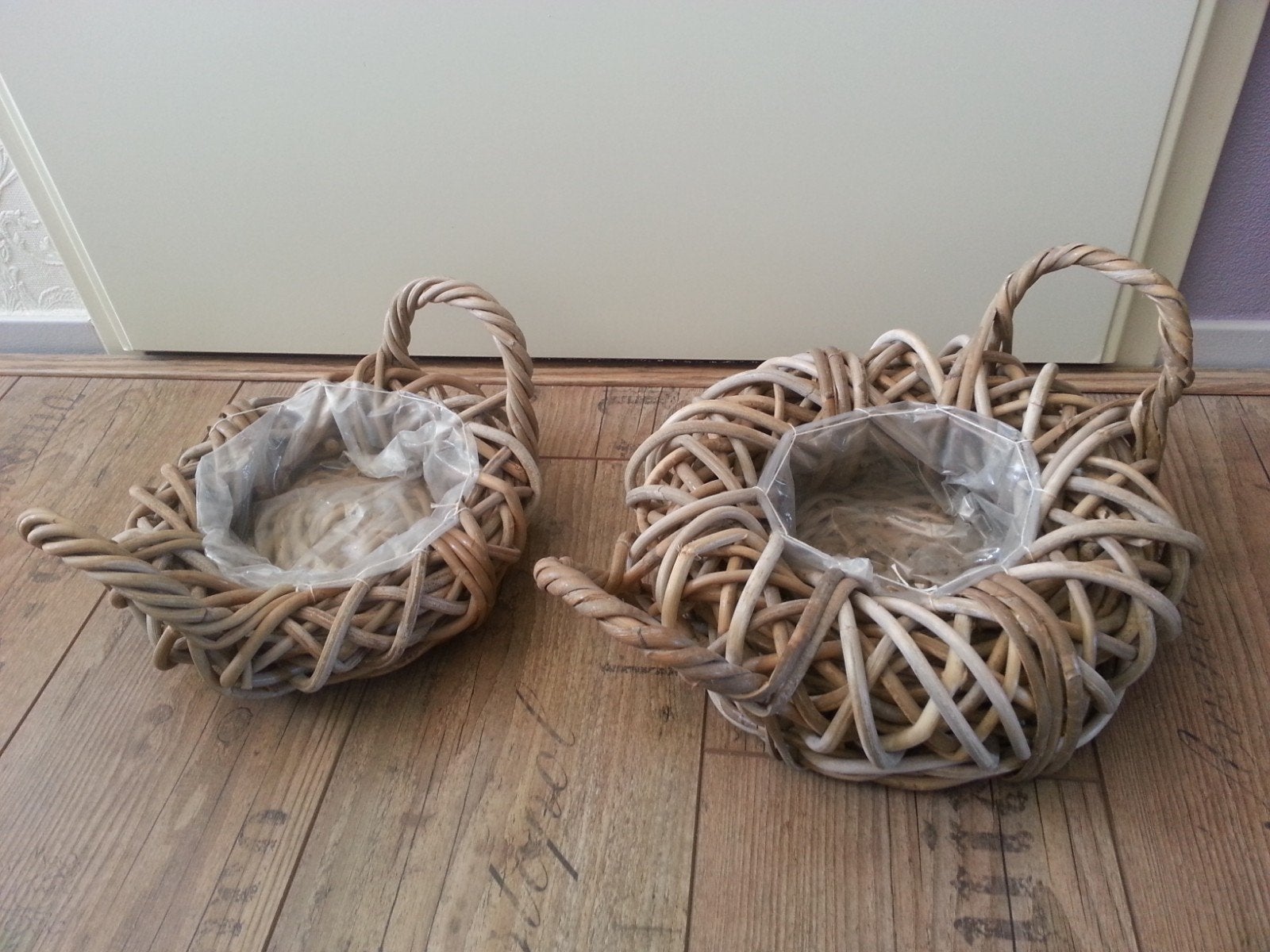 bloempot rotan rond bloempotten 2 stuks, Tuin en Terras, Minder dan 30 cm, Rond, Ophalen of Verzenden, Zo goed als nieuw