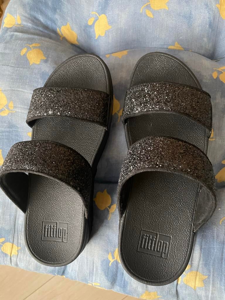 Nieuwe Fitflops Slippers Zwart Maat 36/37, Kleding | Dames, Schoenen, Ophalen of Verzenden, Nieuw, Zwart, Slippers