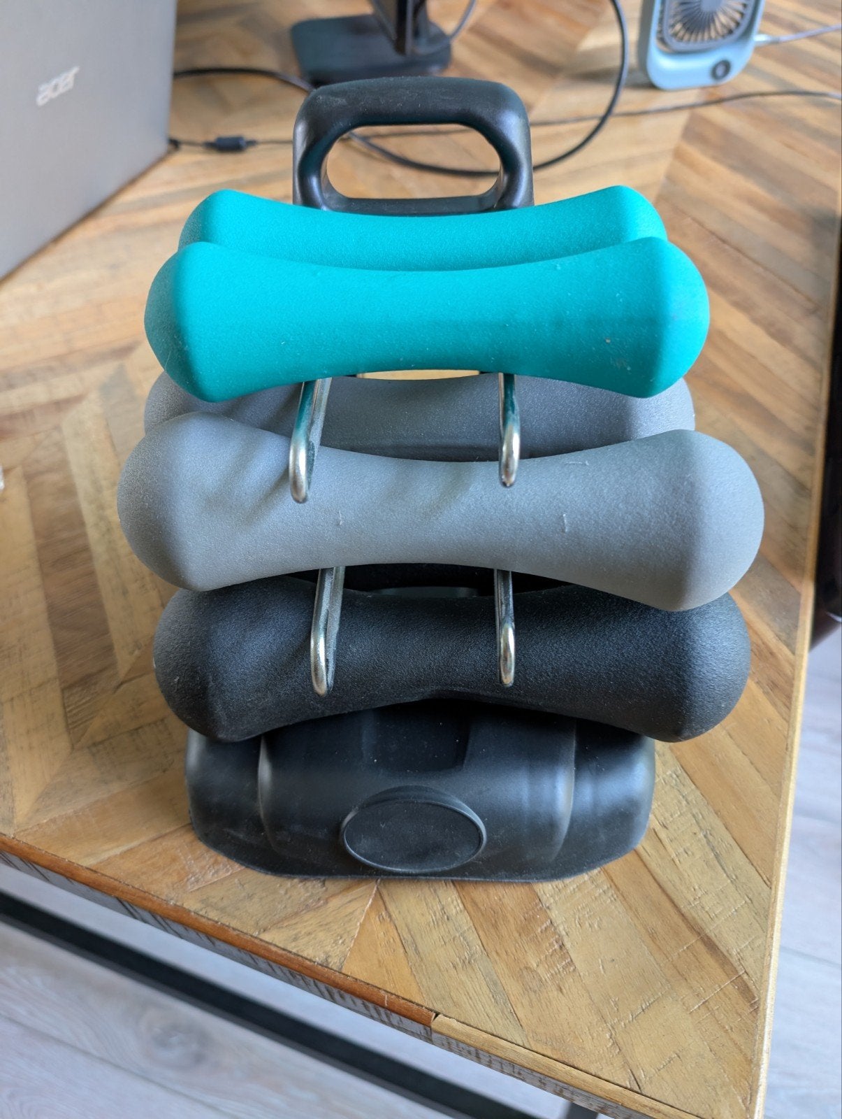 Dumbbell set met standaard - 1kg, 2kg, 3kg, Sport en Fitness, Fitnessmaterialen, Ophalen, Gebruikt, Benen, Halterset