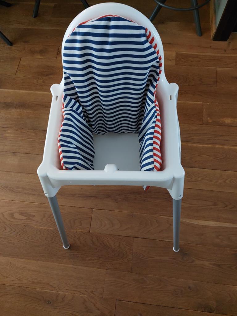 Ikea kinderstoel met kussentje, poten verwijderbaar, Kinderen en Baby's, Kinderstoelen, Ophalen, Gebruikt, Overige typen, Stoelverkleiner