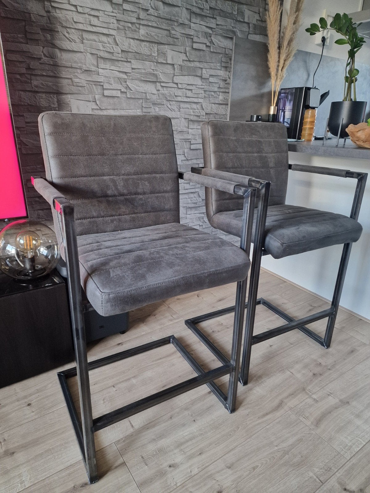 Set van 2 industriële barstoelen, Ophalen, Met voetsteun, Zo goed als nieuw, 90 cm of meer