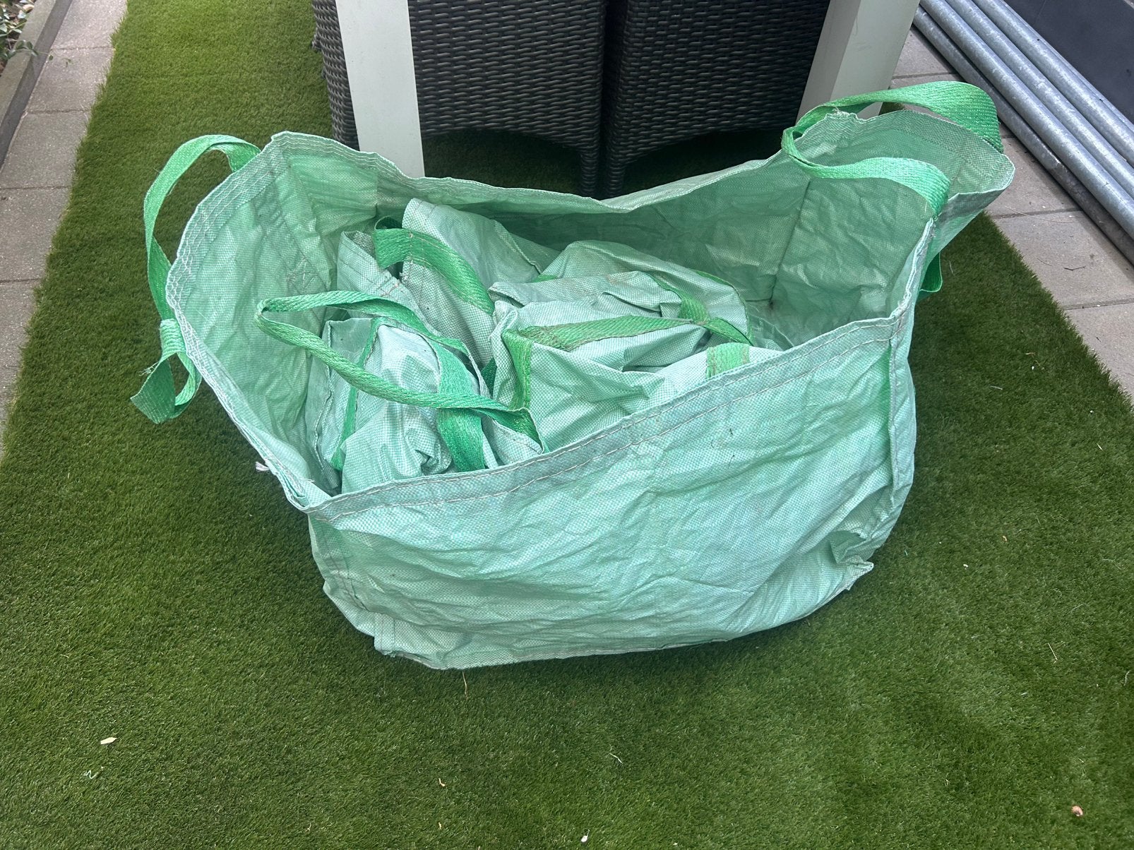 Grote puin / tuinafval zakken, Ophalen, Zo goed als nieuw