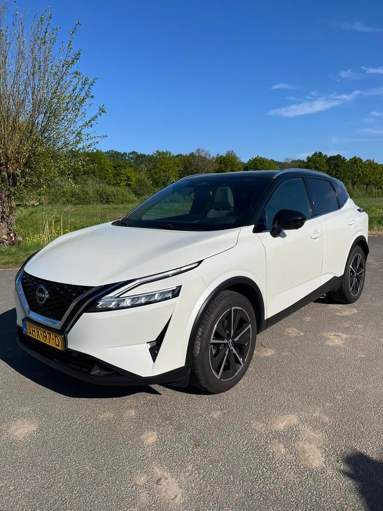 Nissan Qashqai 1.3 MHEV Tekna PANO, CAMERA, NAVI, TREKHAAK, Auto's, Voorwielaandrijving, 1304 kg, Beige, 4 cilinders