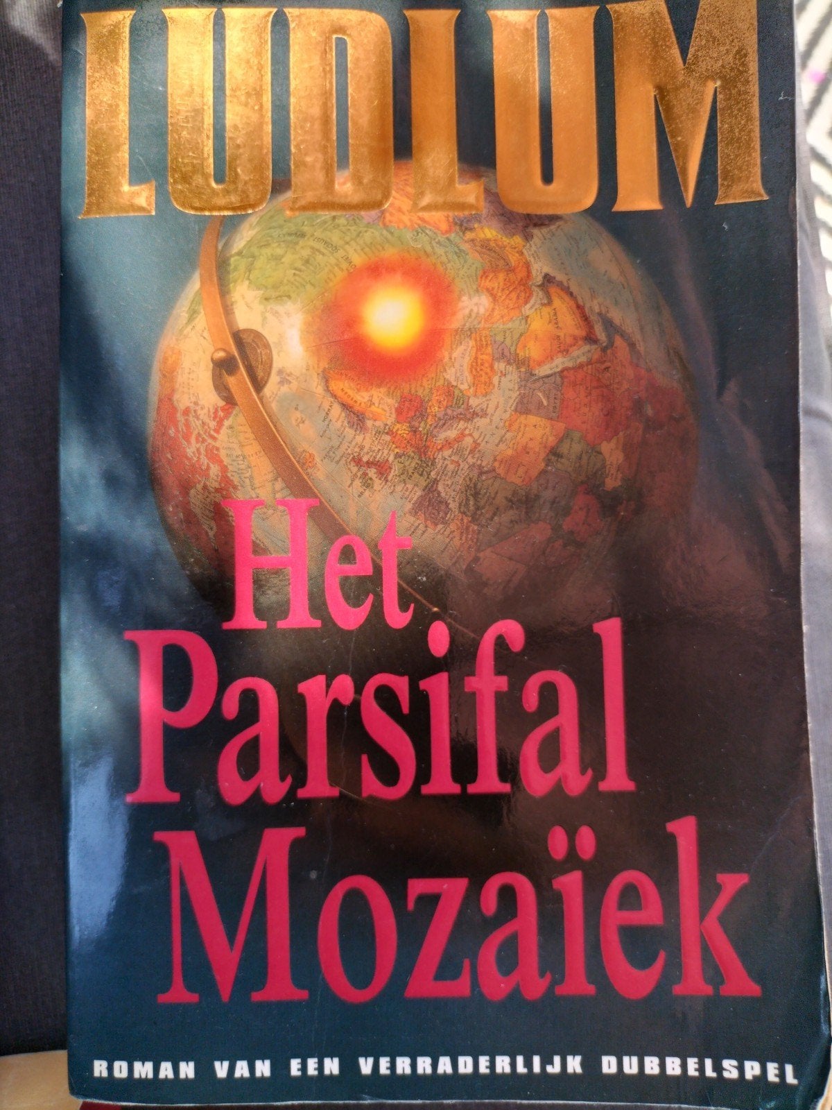 Het Parsifal Mozaïek - Robert Ludlum (Thriller), Boeken, Gelezen, Ophalen of Verzenden, Nederland, Robert Ludlum