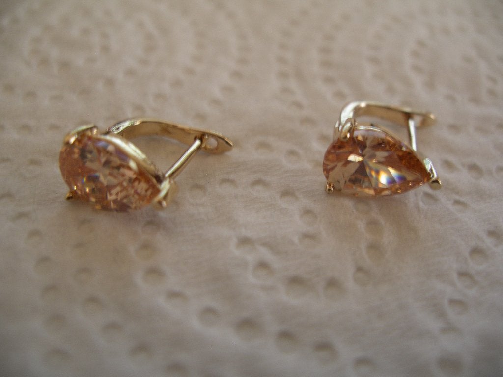 Een paar Goud Vergulde Oorbellen met Champagnekleur Zirkonia, Sieraden, Tassen en Uiterlijk, Verzenden, Goud, Oorbellen, Verguld