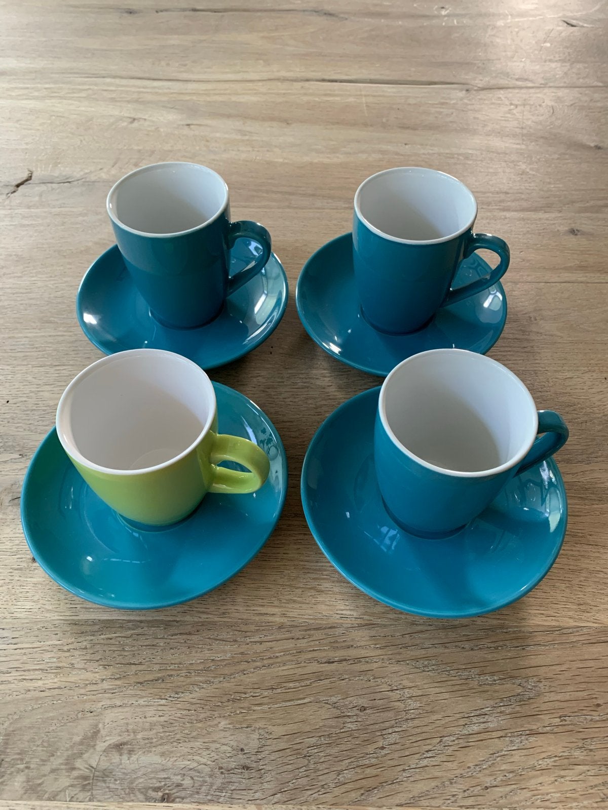 Set van 4 Senseo kopjes met schotels - turquoise/groen, Huis en Inrichting, Ophalen of Verzenden, Gebruikt, Keramiek, Kop(pen) en/of Schotel(s)