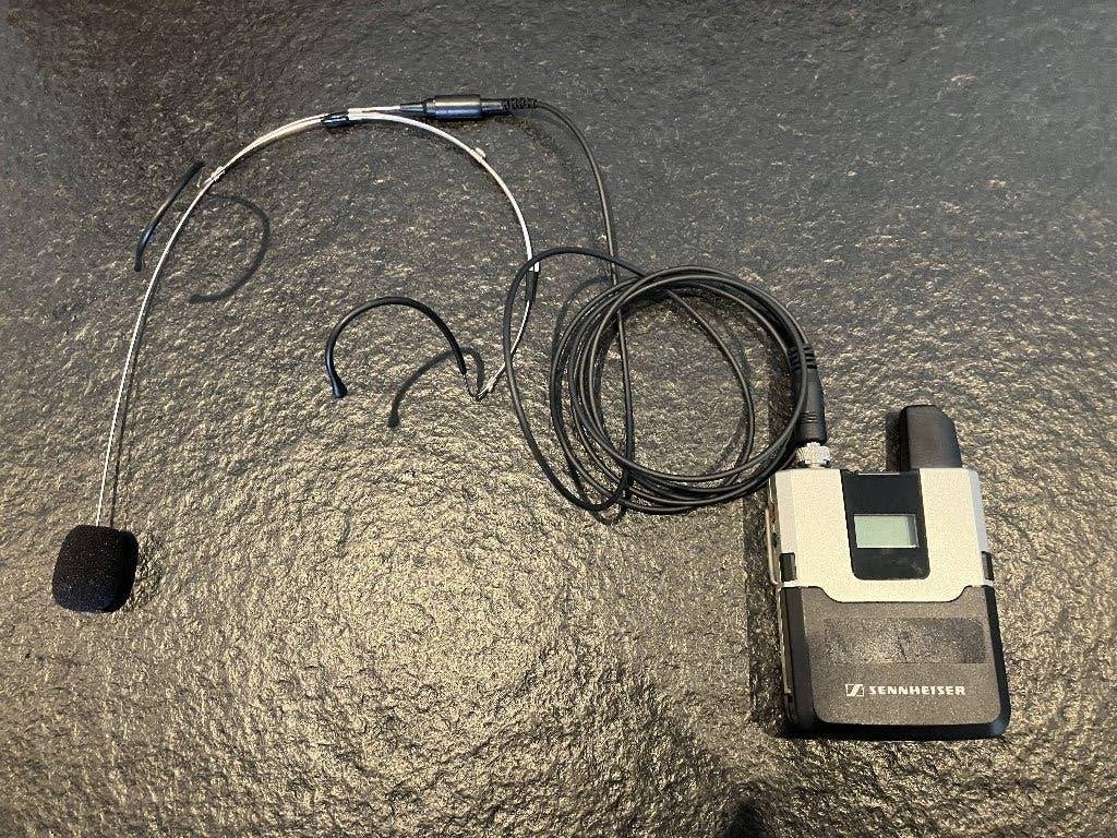 Sennheiser SL bodypack DW-3 met bijpassende headset, Ophalen of Verzenden, Zo goed als nieuw, Zangmicrofoon, Draadloos