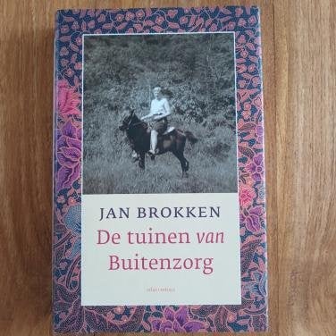 Jan Brokken De Tuinen van Buitenzorg, Ophalen of Verzenden, Zo goed als nieuw, Jan Brokken