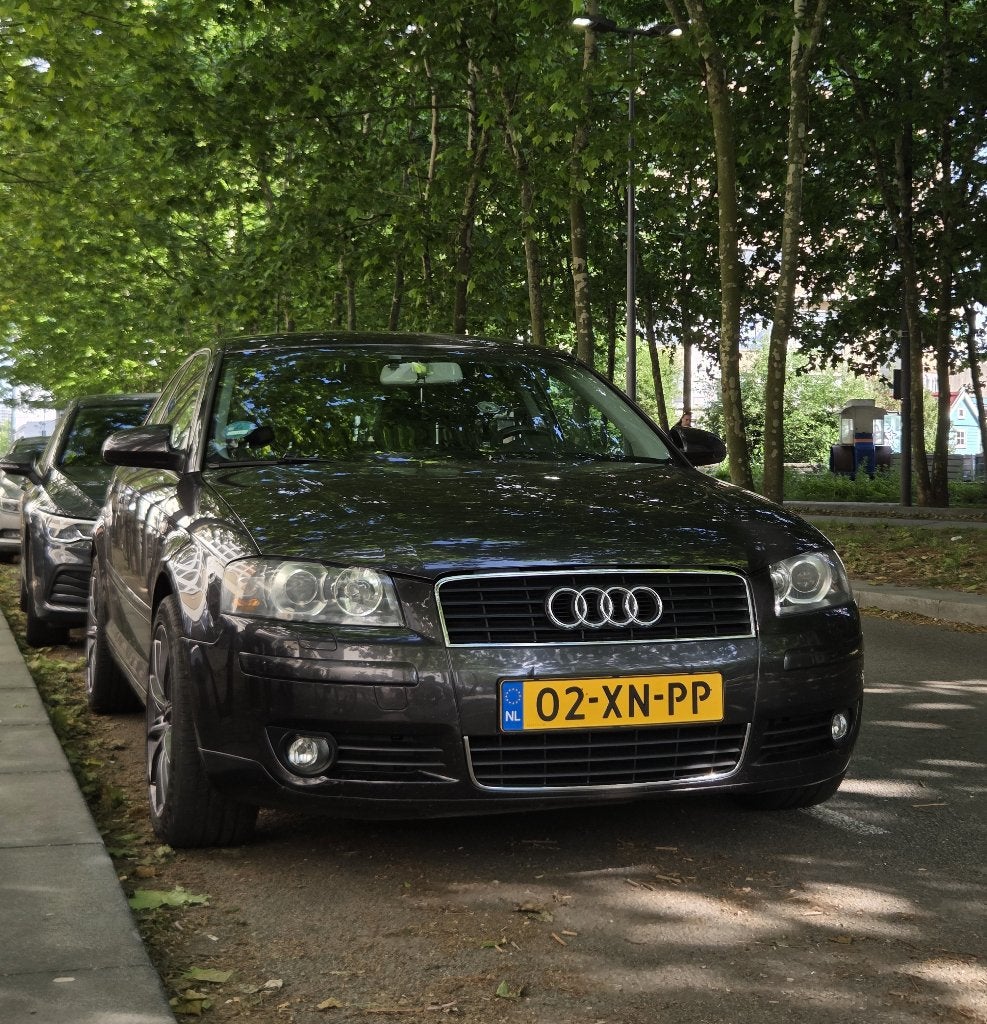 Audi A3 2.0 110KW 3D 2004 Grijs, Auto's, Voorwielaandrijving, Xenon verlichting, Zwart, 4 cilinders
