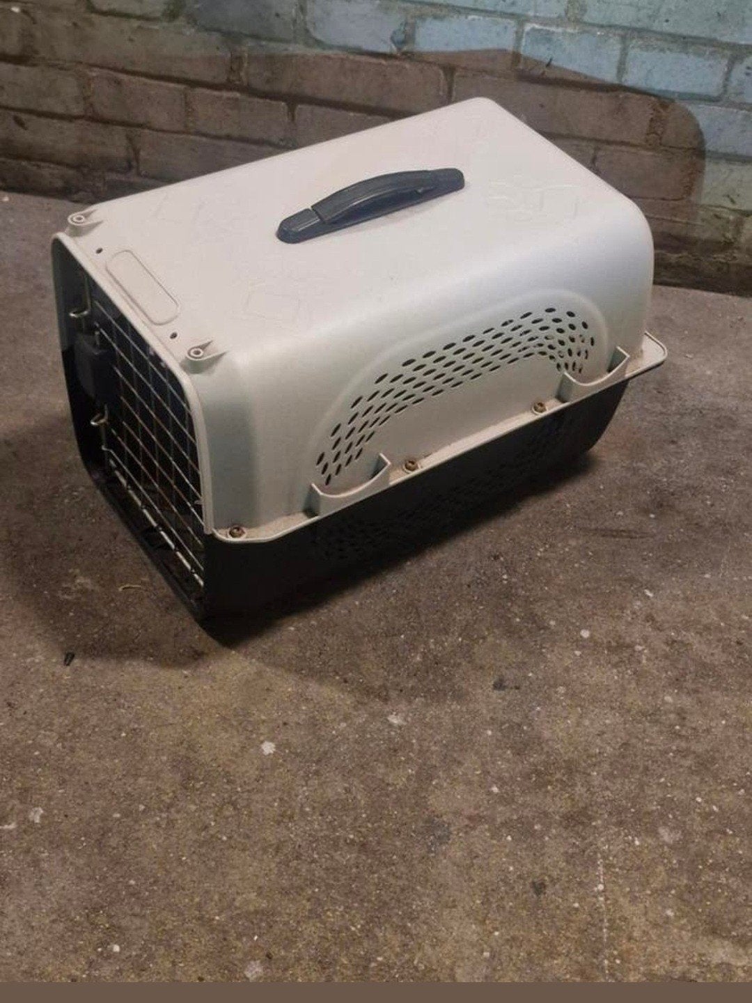 Te koop! Poes /kattenbak.L-47cm ,B-33cm en h-31cm., Ophalen