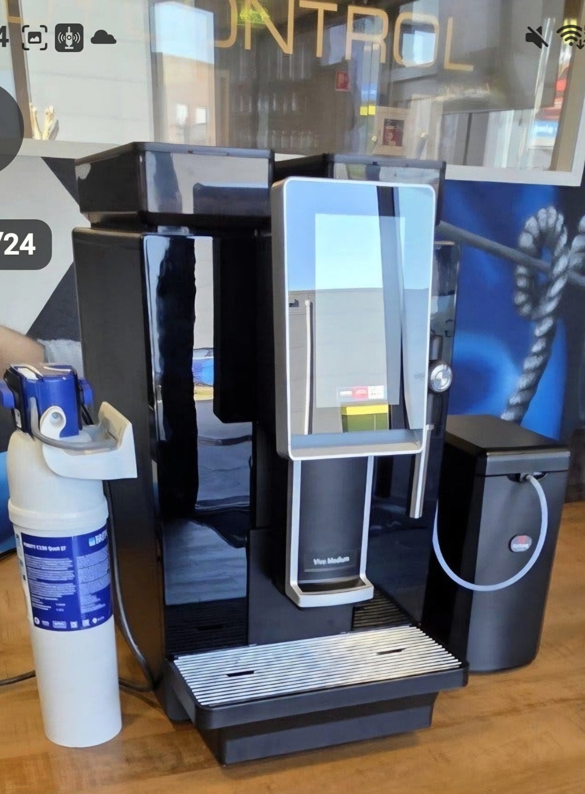 Te koop aangeboden: Vivo Medium Koffiemachine met Brita filt, Ophalen, Afneembaar waterreservoir, Gebruikt, 10 kopjes of meer