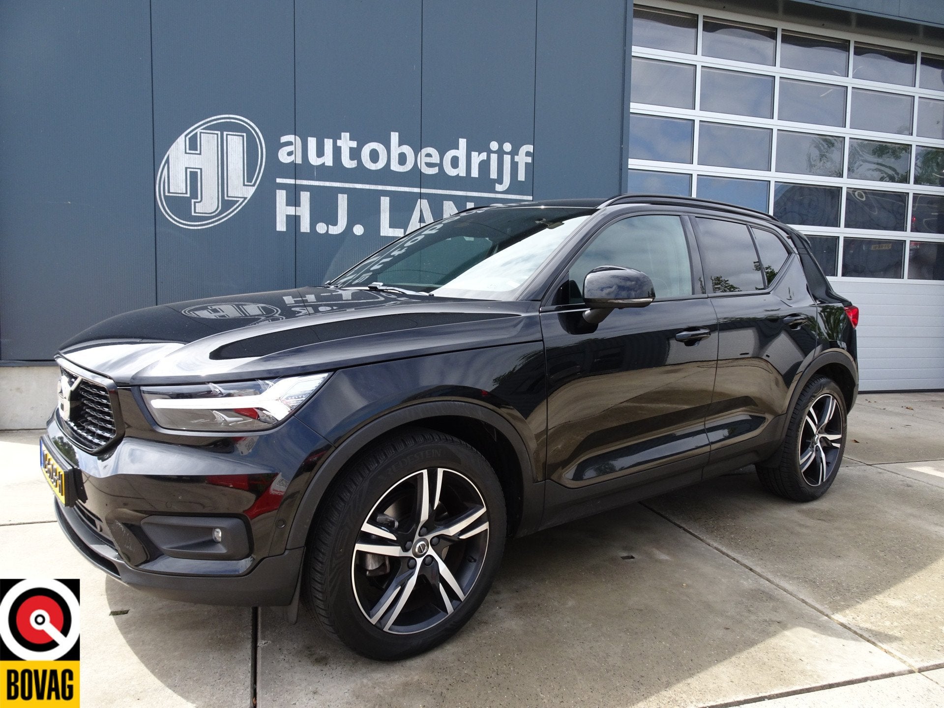 Volvo XC40 2.0 T4 R-Design (bj 2018, automaat), Auto's, 12 maanden, 15 km/l, Zwart, Origineel Nederlands