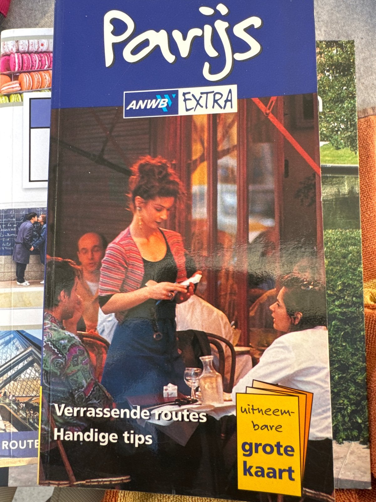 ANWB Extra Parijs Reisgids met uitneembare kaart, Gelezen, Europa, Ophalen of Verzenden, Reisgids of -boek