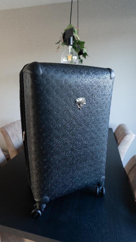 Guess koffer zwart|NIEUW|incl. doos|TSA slot|Nieuwprijs €280, Hard kunststof, 45 tot 55 cm, Nieuw, Wieltjes