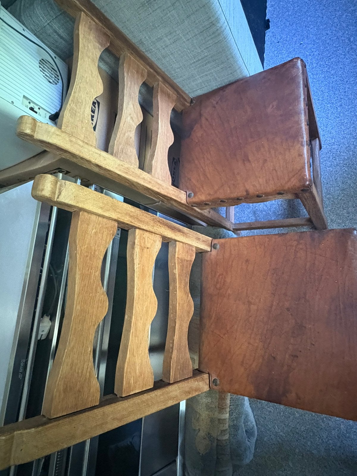 Voor een leuk bod: set antieke stoelen, hout met leer, Antiek en Kunst, Antiek | Meubels | Stoelen en Banken, Ophalen