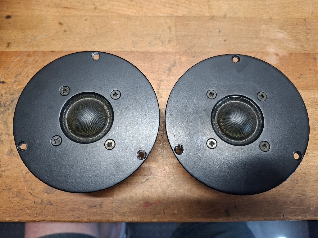 Dynaudio D-28AF en een paar Dynaudio D-21AF Tweeters