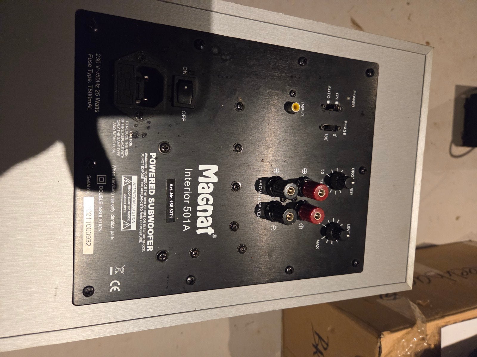 Foto 5 van Magnat Interior 501A Subwoofer met kabels