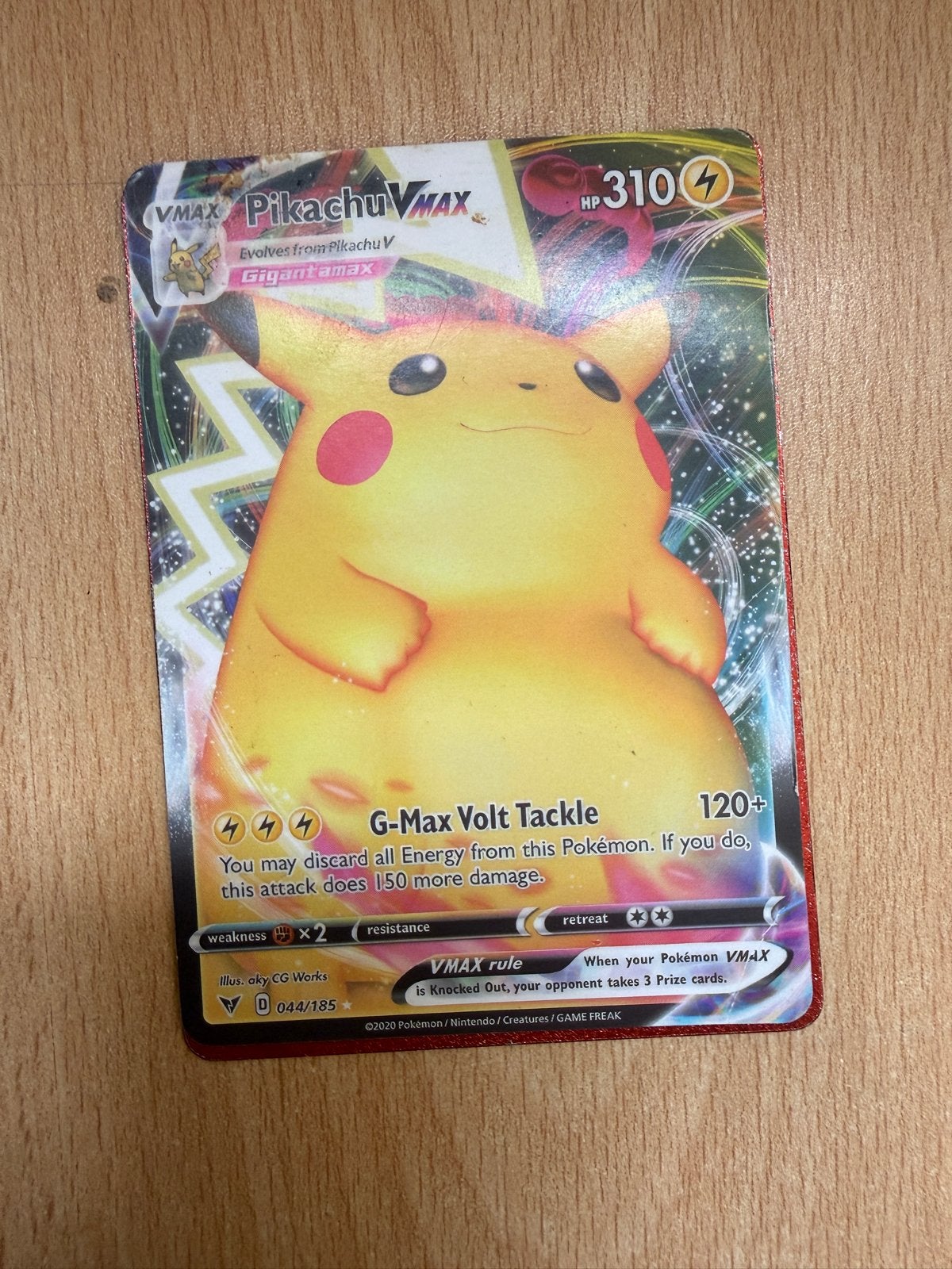 Pikachu VMAX Pokémon kaart (044/185) - Gigantamax, Ophalen of Verzenden, Gebruikt, Losse kaart
