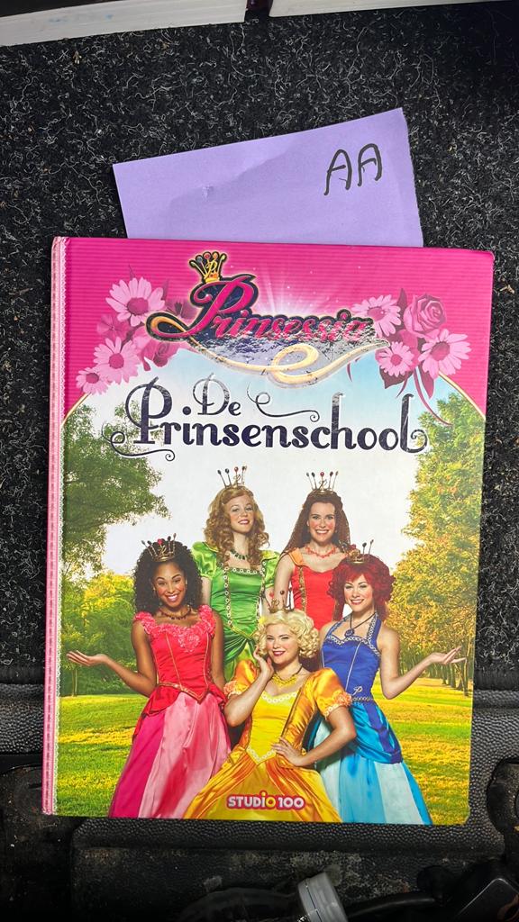Prinsessia: De Prinsenschool boek - Studio 100, Ophalen of Verzenden