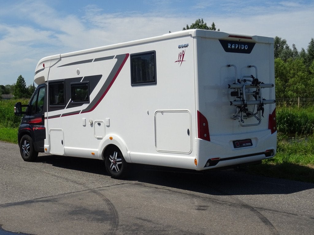 RAPIDO S6 656 F * 9G AUTOMAAT * 160 PK * * 2x AIRCO * QUEENS, Caravans en Kamperen, Campers, Automaat, Ringverwarming, Tot en met 2