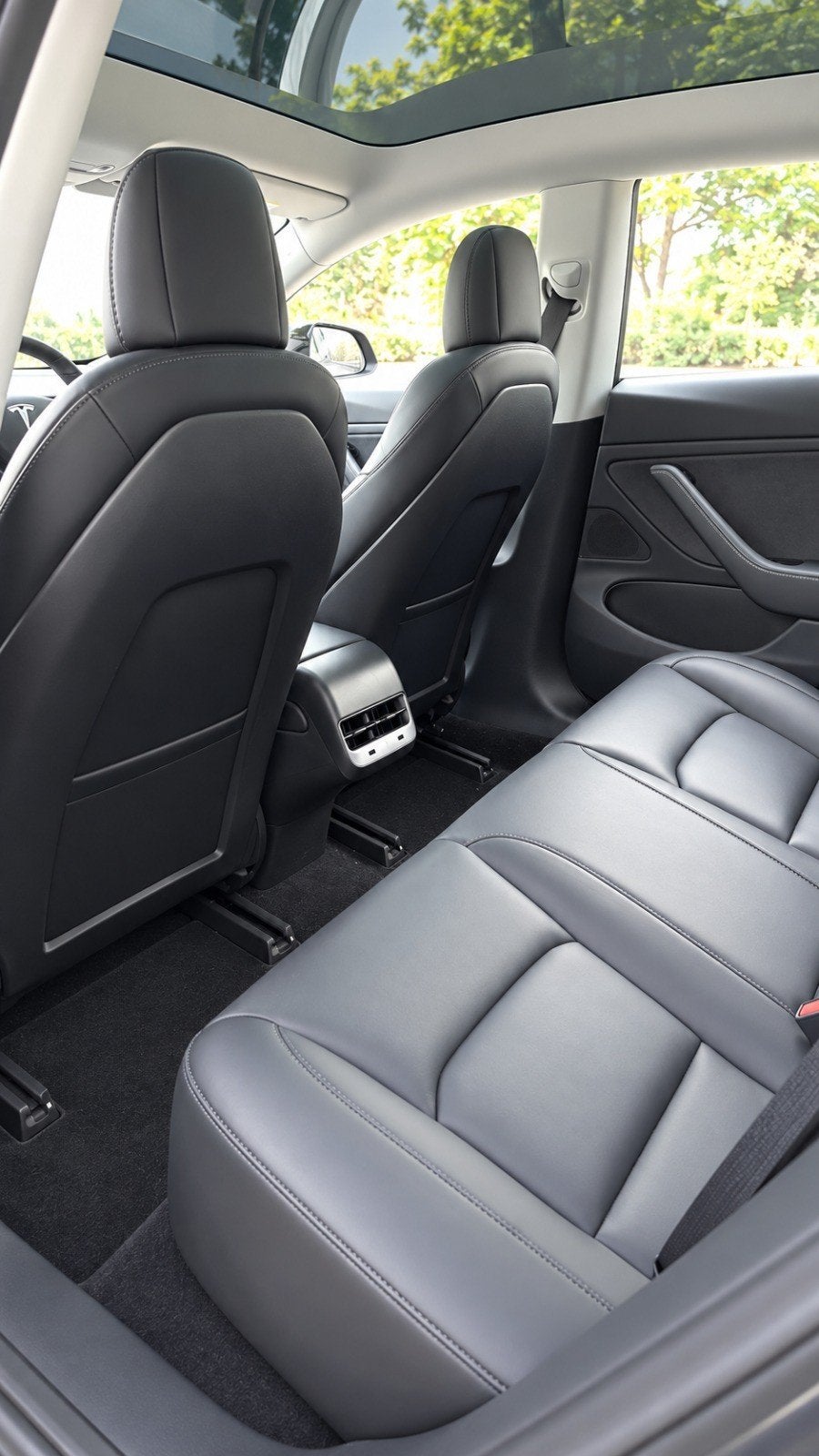 Foto 20 van Tesla Model 3 2019 Performance Grijs | 83% SOH / NW banden |
