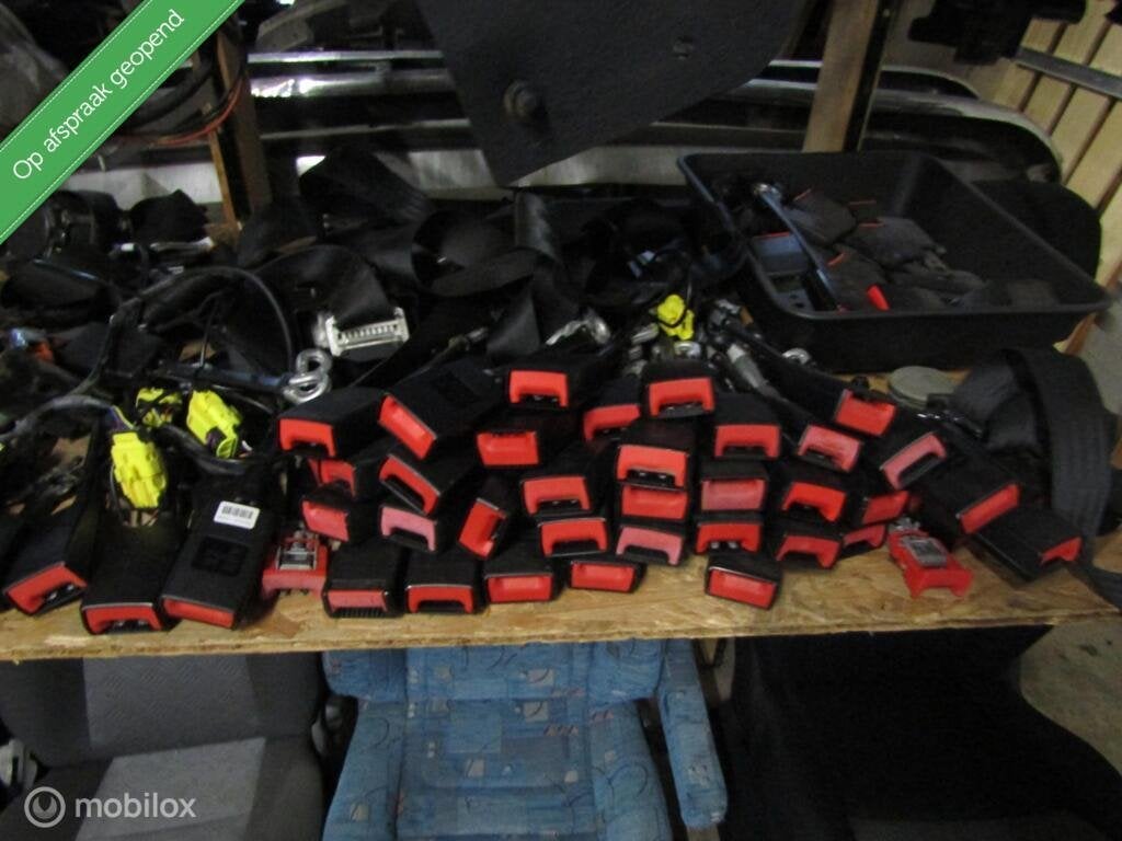 99x Gordelslot gordelinsteek vito,vivaro,ducato,sprinter,etc, Gebruikt, Opel, Ophalen of Verzenden, Opel
